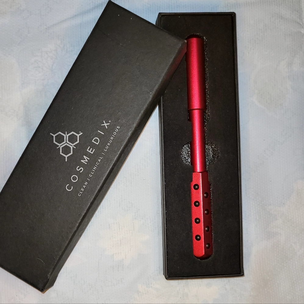 NWOT Cosmedix Facial Roller